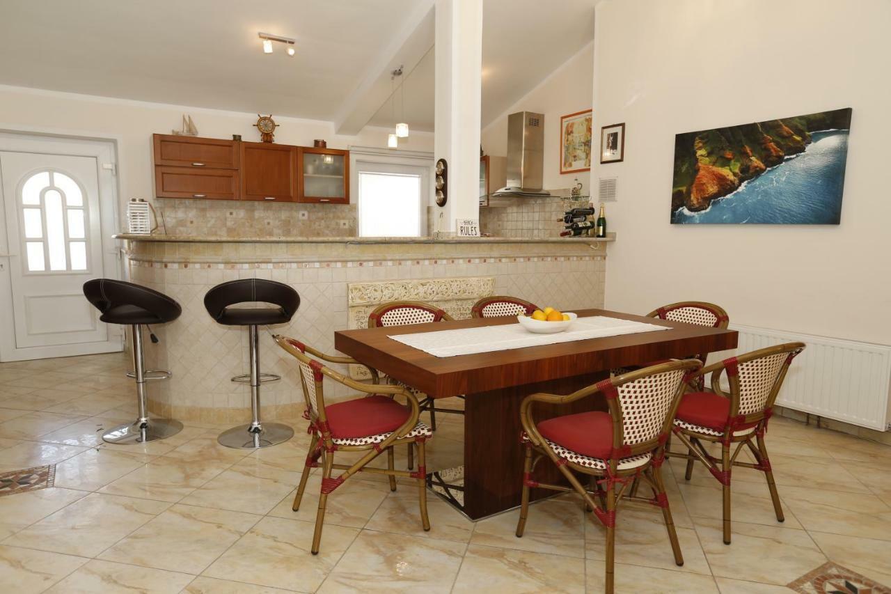 Apartment Bojan With Terrace And Sea View Baska (Krk) Exterior photo